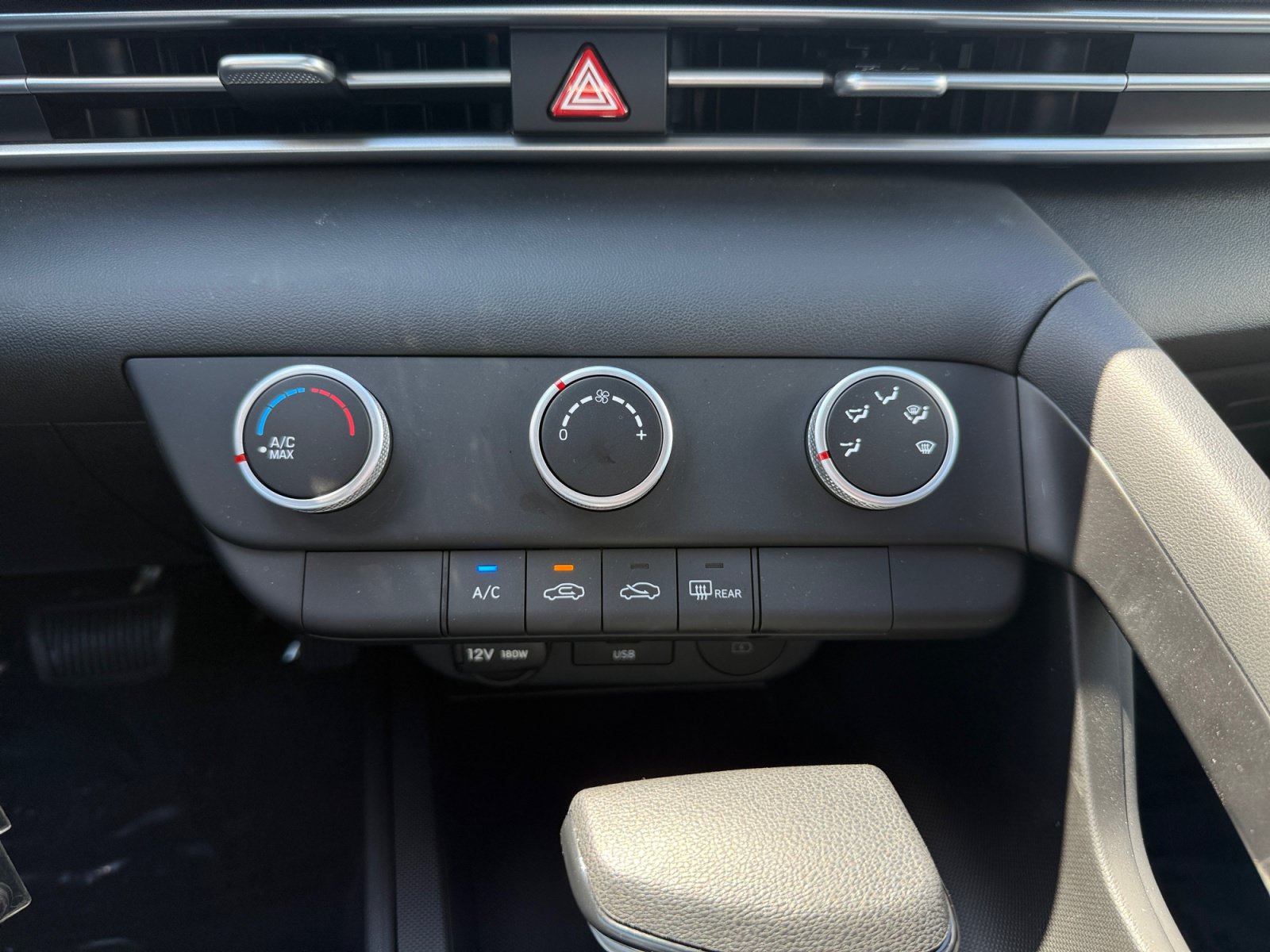 Certified 2026 Hyundai Elantra SE FWD image 13