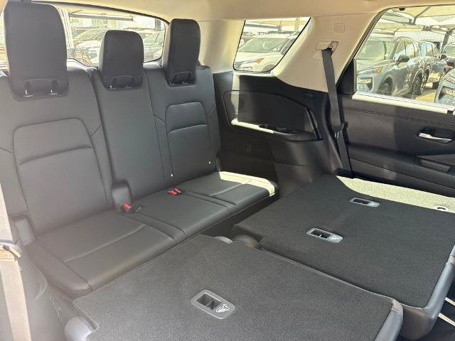 Certified 2025 Nissan Pathfinder Platinum w/ Cargo Package FWD image 28
