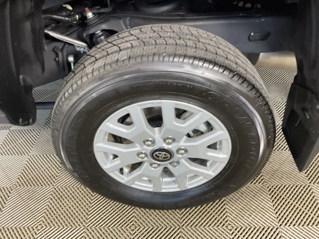 Used 2025 Toyota Tacoma SR5 image 6