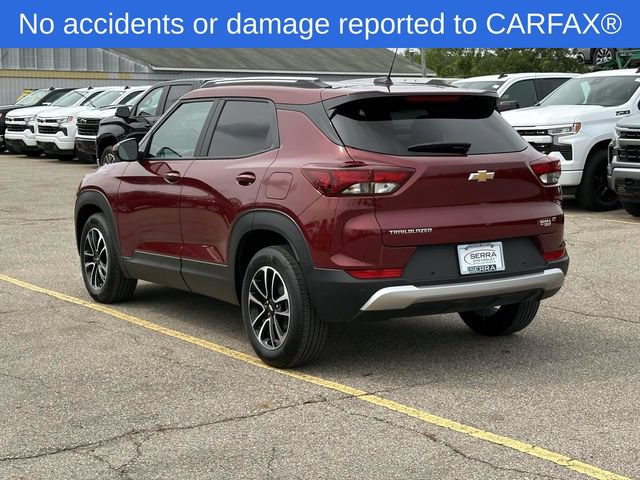 Used 2024 Chevrolet TrailBlazer LT w/ LT Cold Weather Package FWD image 3