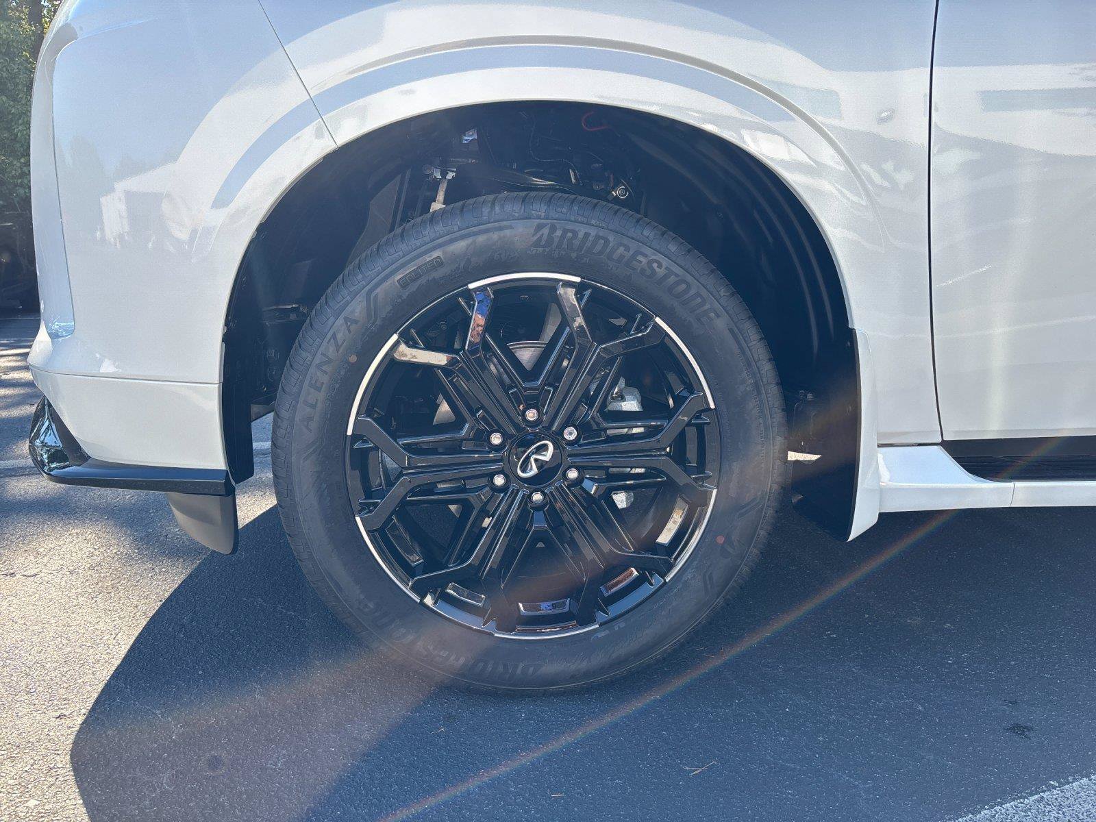 New 2027 INFINITI QX80 Sensory AWD/4WD image 10