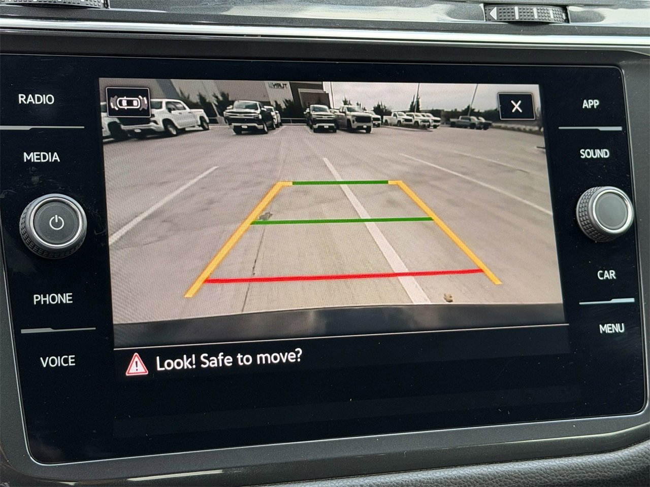 Used 2023 Volkswagen Tiguan SE image 18