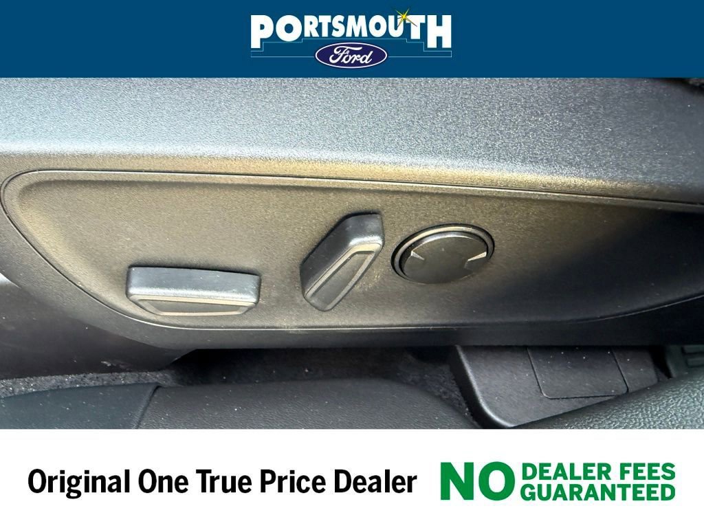 New 2025 Ford Escape ST-Line Elite w/ Class II Trailer Tow Package AWD/4WD image 28