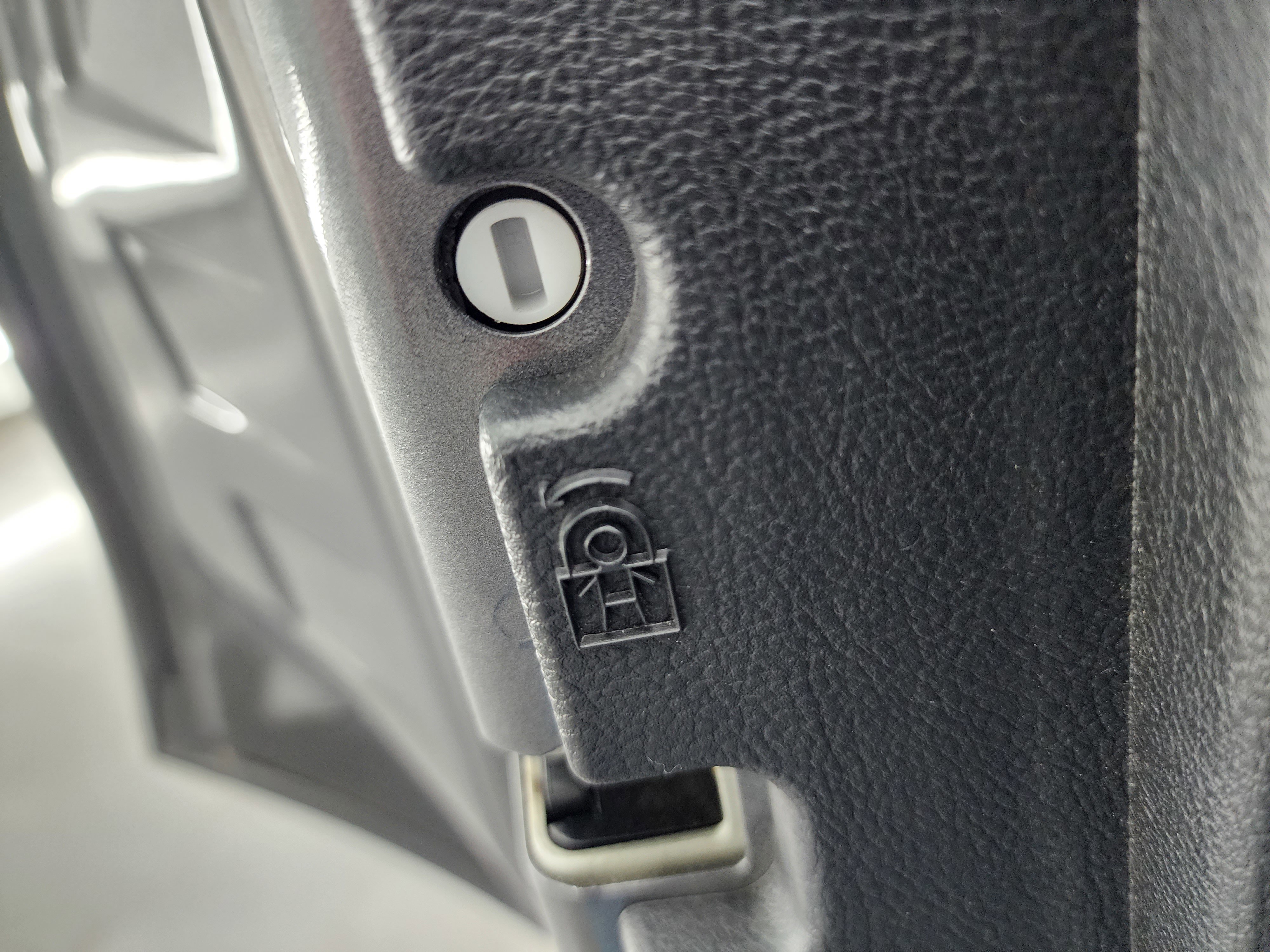 Used 2024 Ford Edge SEL image 36