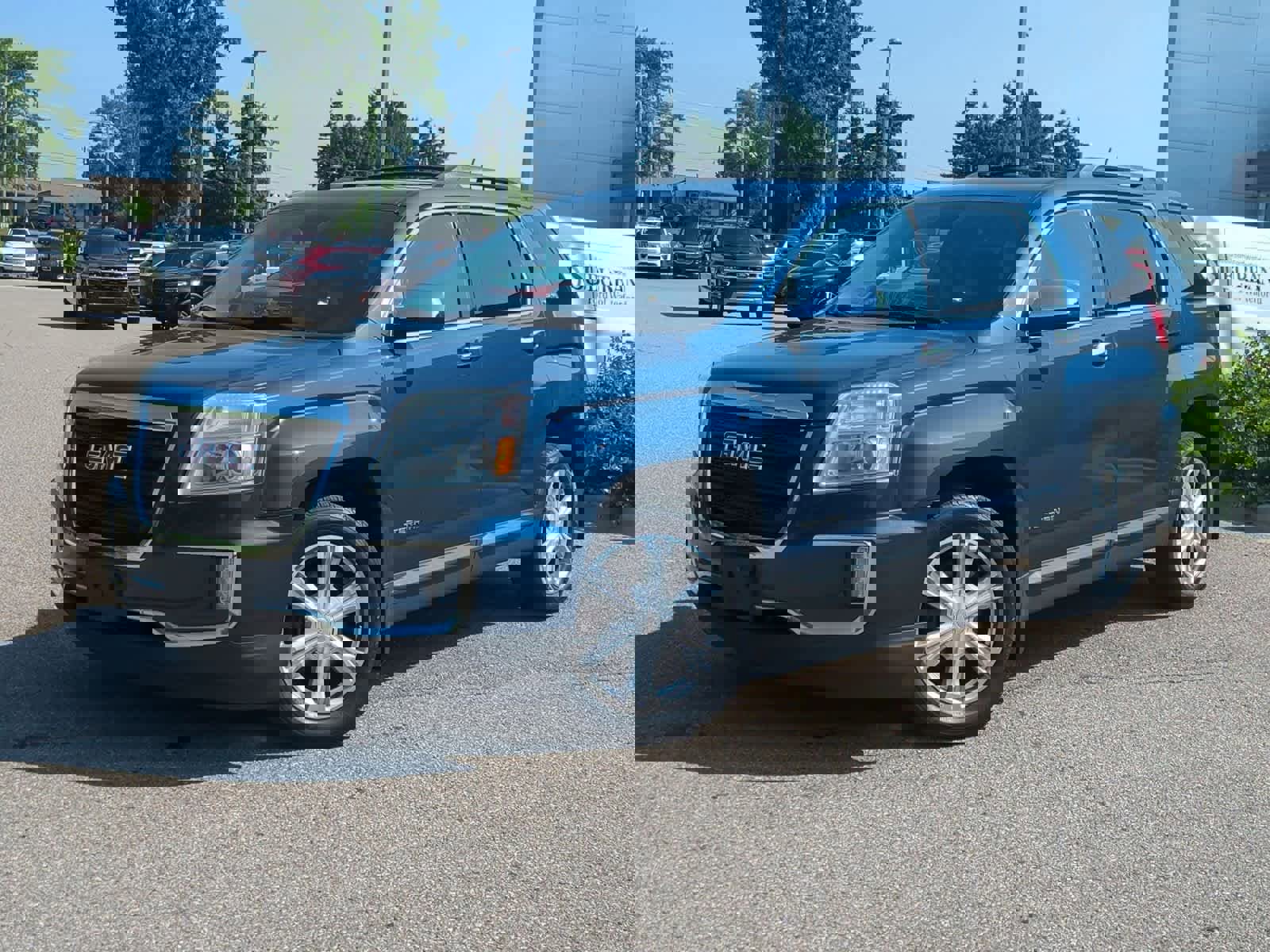 Used 2016 GMC Terrain SLE image 1