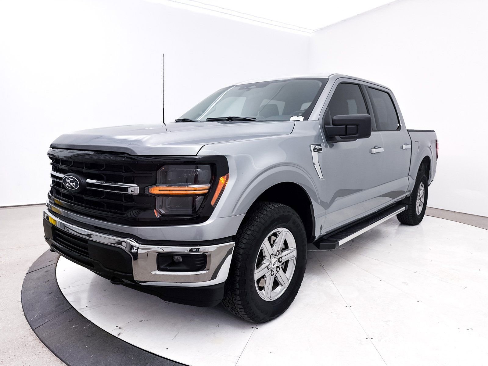 Used 2025 Ford F150 XLT w/ Equipment Group 301A Standard image 14