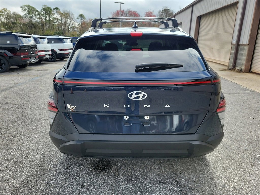 Certified 2025 Hyundai Kona SEL image 8