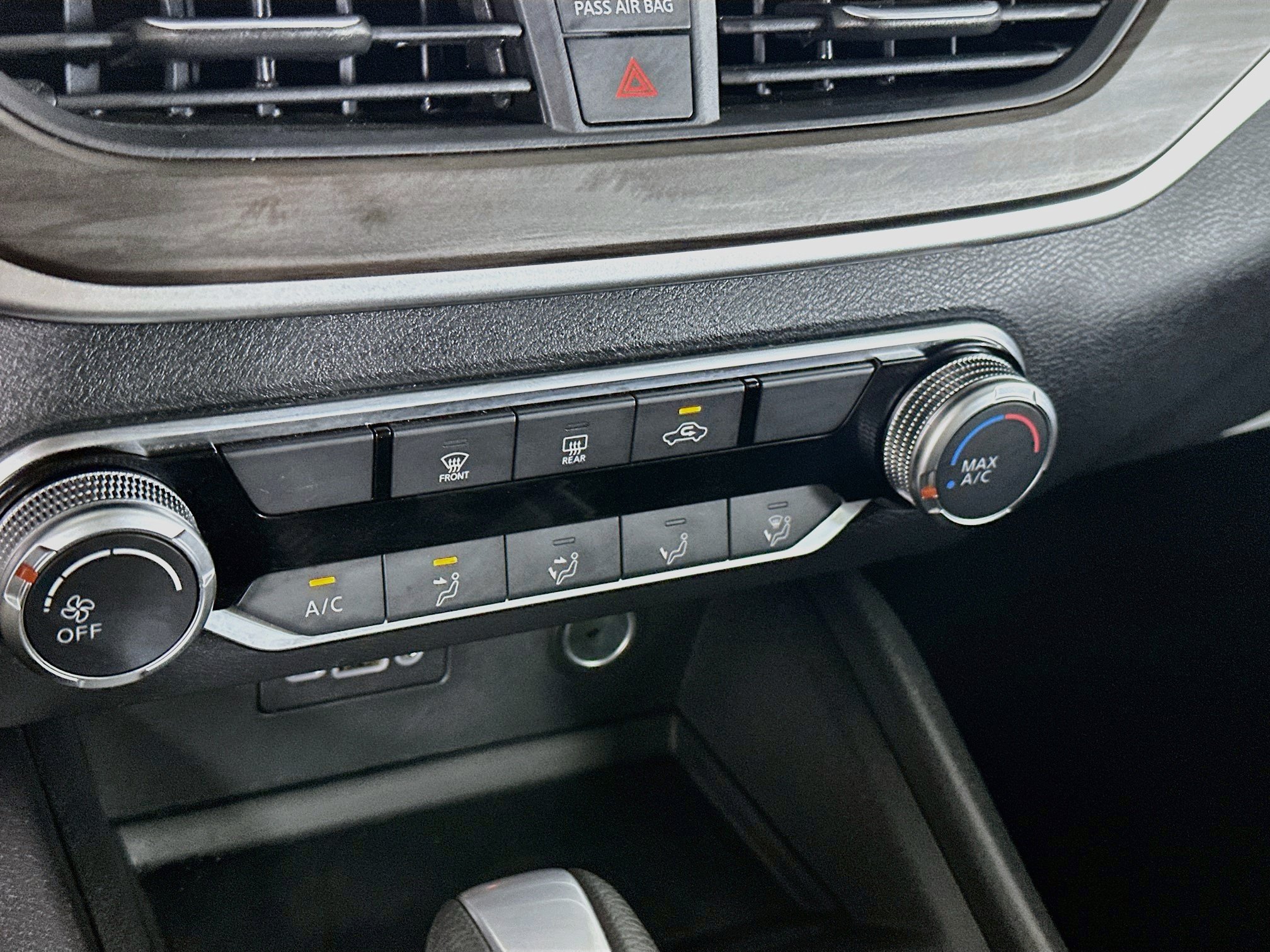 Used 2025 Nissan Altima 2.5 SV FWD image 23