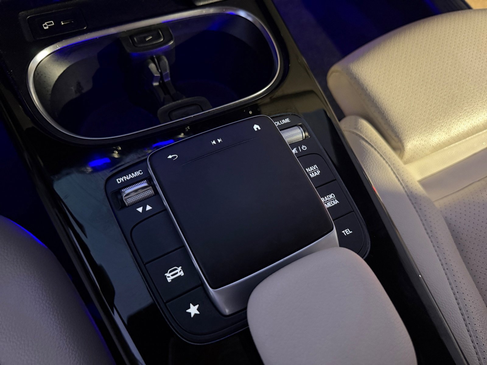 Used 2022 Mercedes-Benz CLA 250 image 35