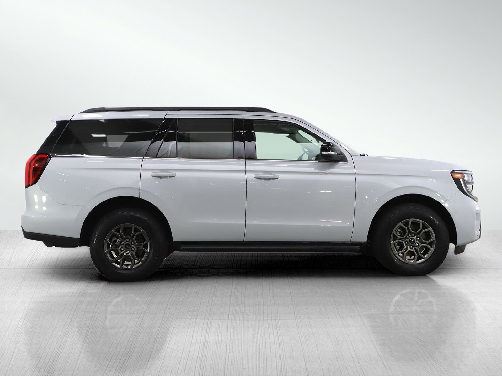 Used 2026 Ford Expedition Active AWD/4WD image 6