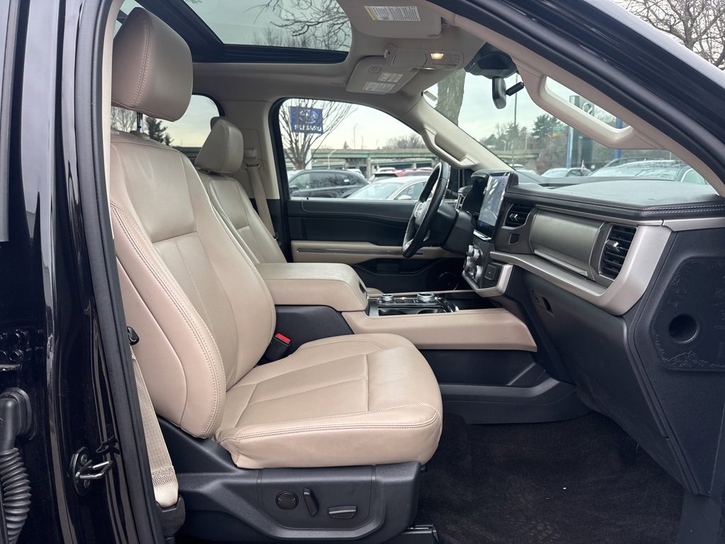 Used 2022 Ford Expedition XLT image 33