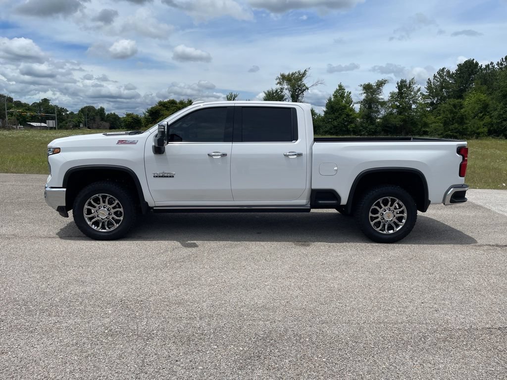 New 2026 Chevrolet Silverado 3500 LTZ w/ LTZ Premium Texas Edition AWD/4WD image 2