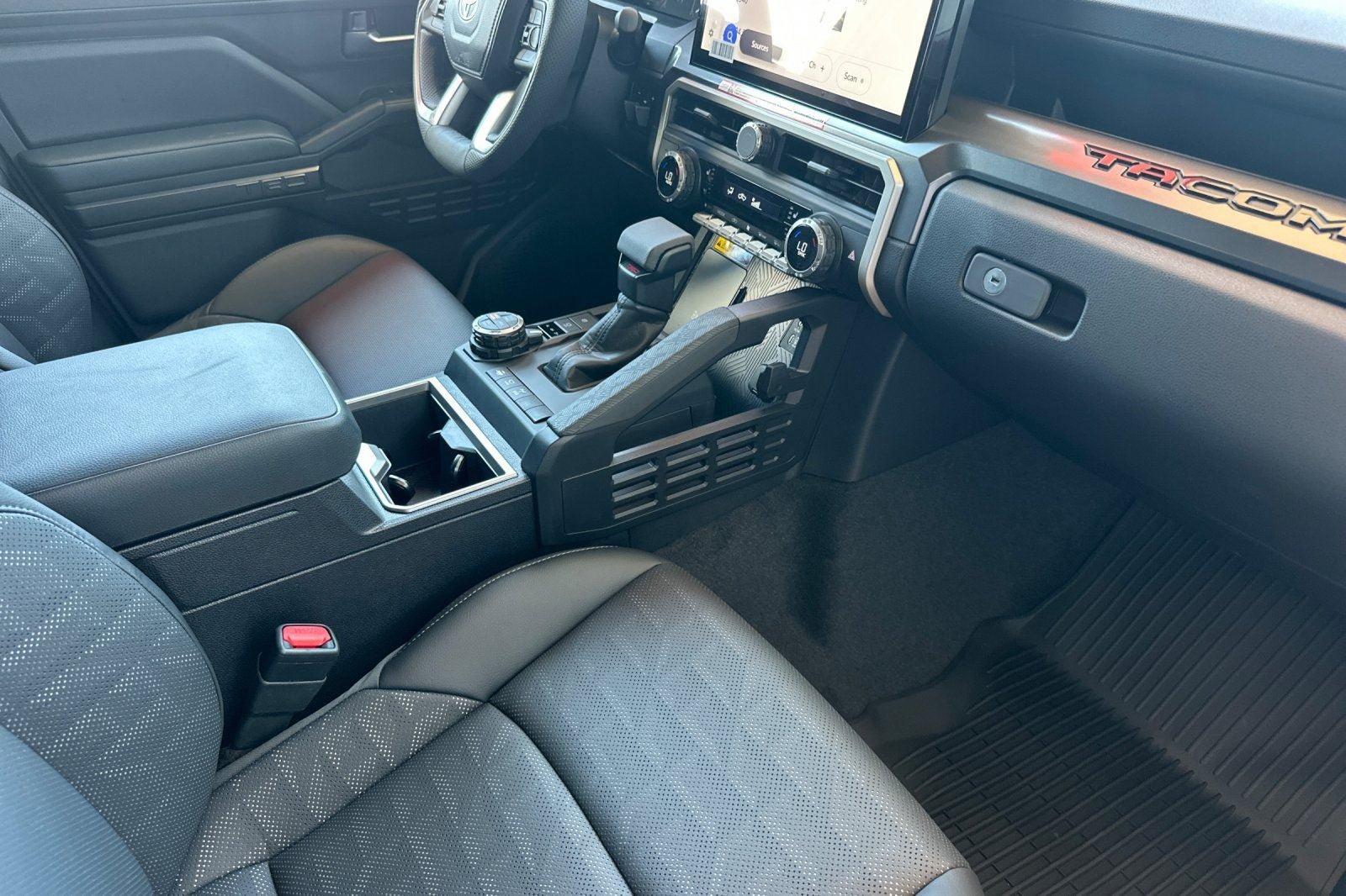 New 2026 Toyota Tacoma TRD Off-Road w/ TRD Off Road Premium Package AWD/4WD image 18