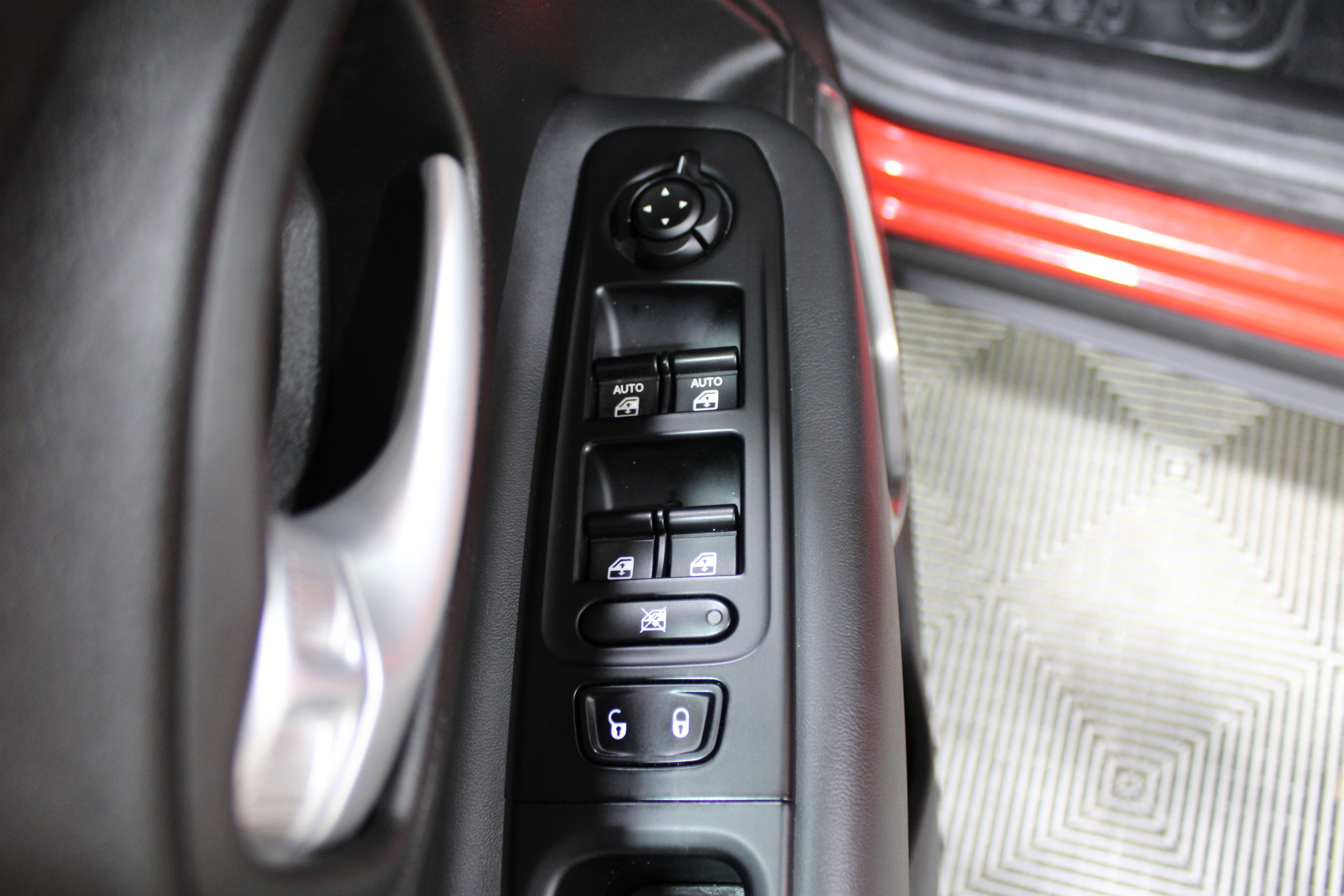 Used 2023 Jeep Renegade Latitude w/ Premium Group image 7