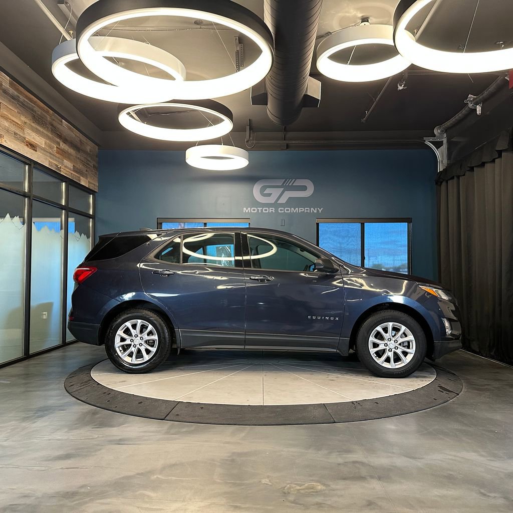Used 2019 Chevrolet Equinox LS FWD image 2
