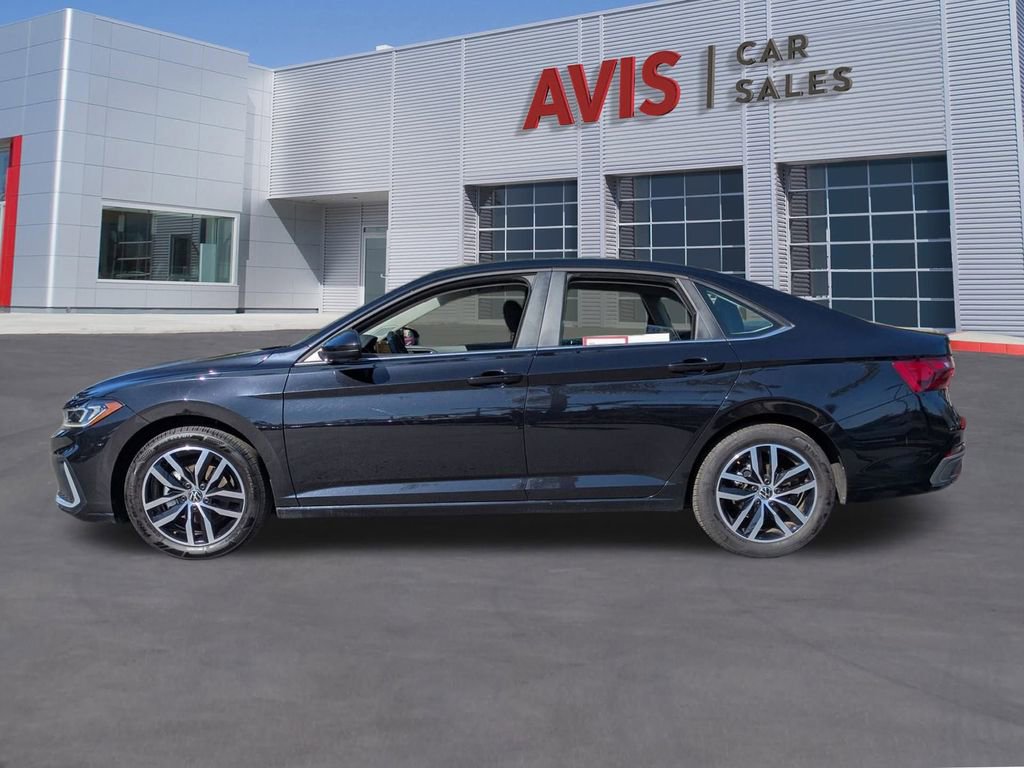 Used 2025 Volkswagen Jetta SE image 10
