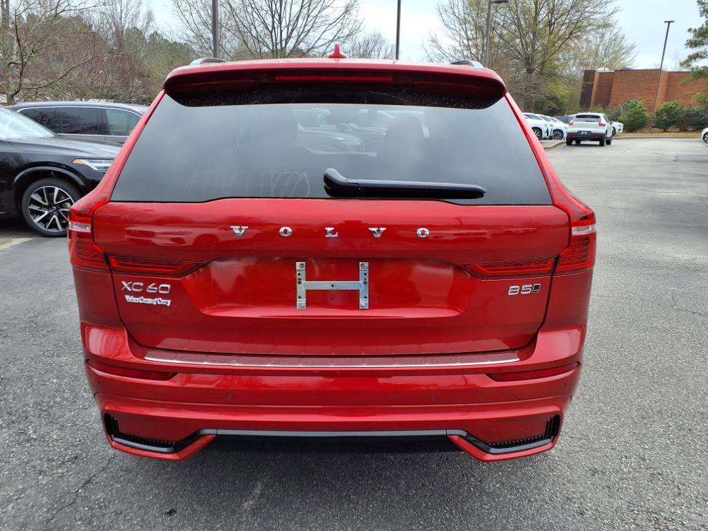New 2025 Volvo XC60 B5 Core w/ Climate Package image 4