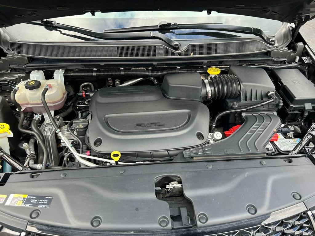 Certified 2023 Chrysler Pacifica Touring-L image 29