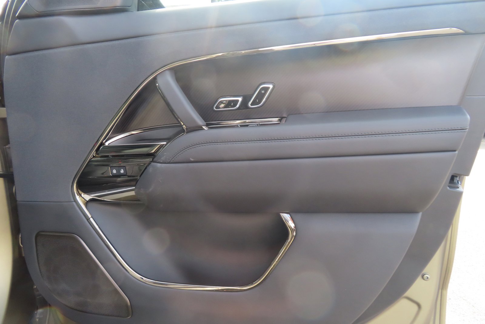 New 2024 Land Rover Range Rover Sport SV Edition One Carbon Bronze image 28