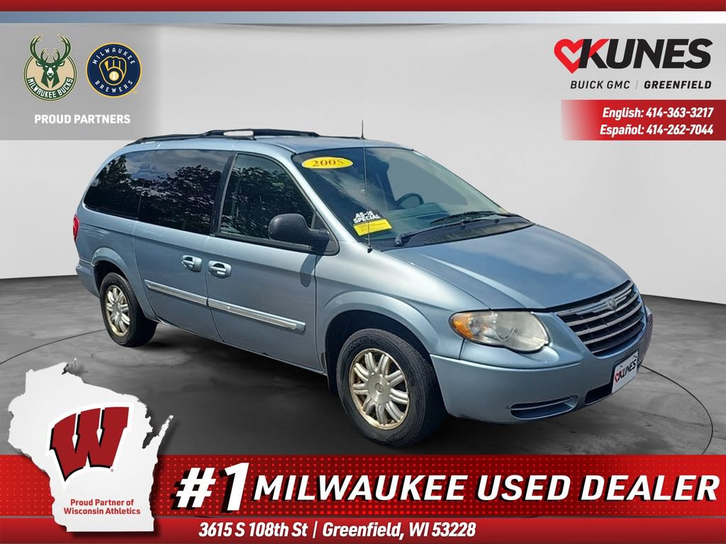 Used 2005 Chrysler Town & Country Touring w/ Leather Interior Group FWD image 1