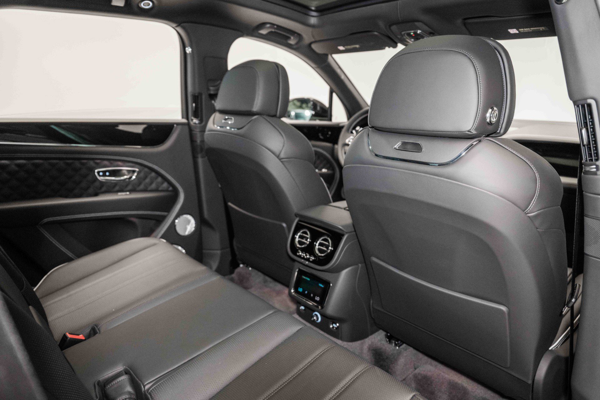 Certified 2024 Bentley Bentayga AWD/4WD image 23