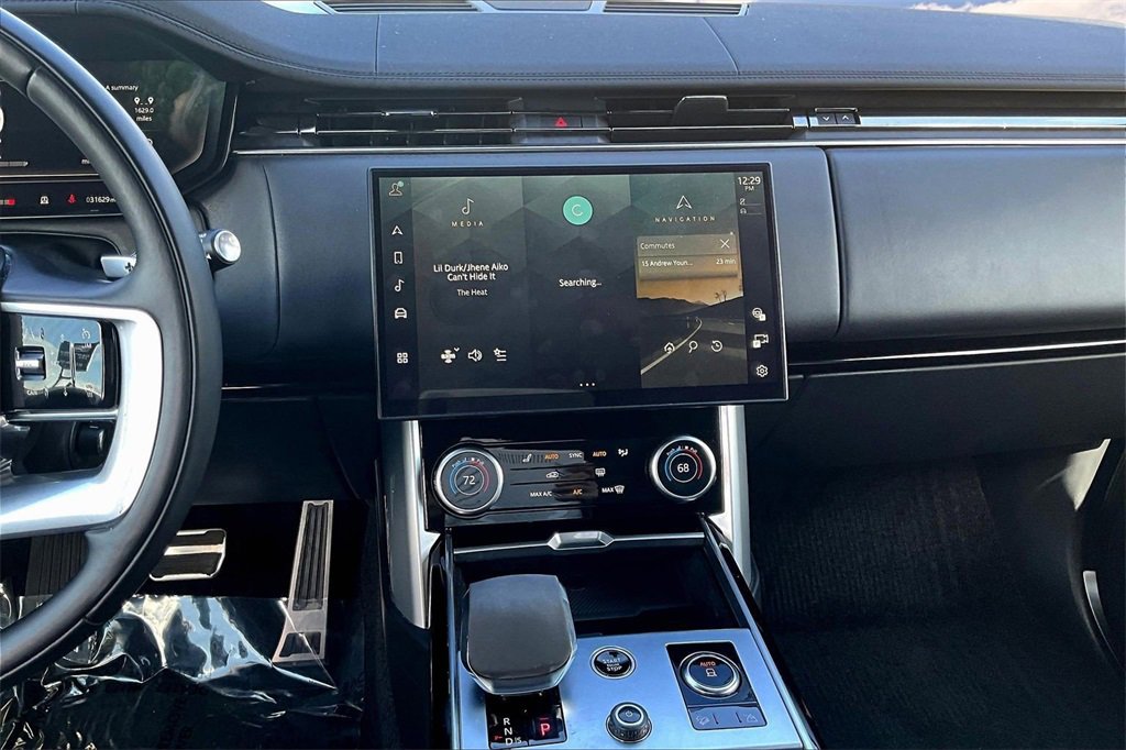 Used 2023 Land Rover Range Rover Long Wheelbase SE image 9