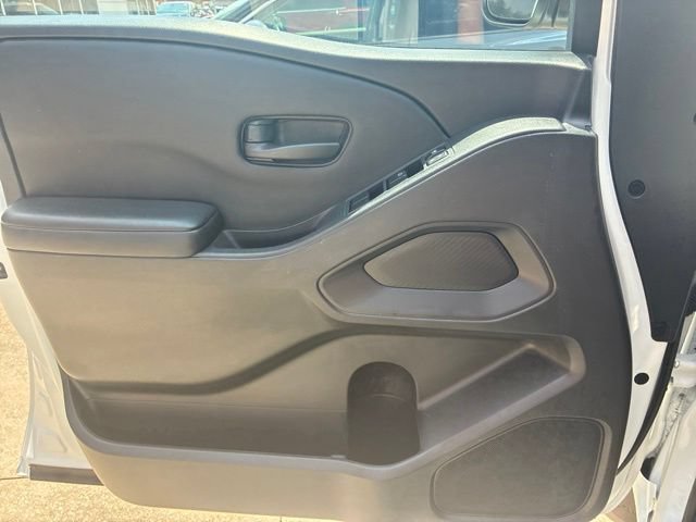 Used 2025 Nissan Frontier S RWD image 18