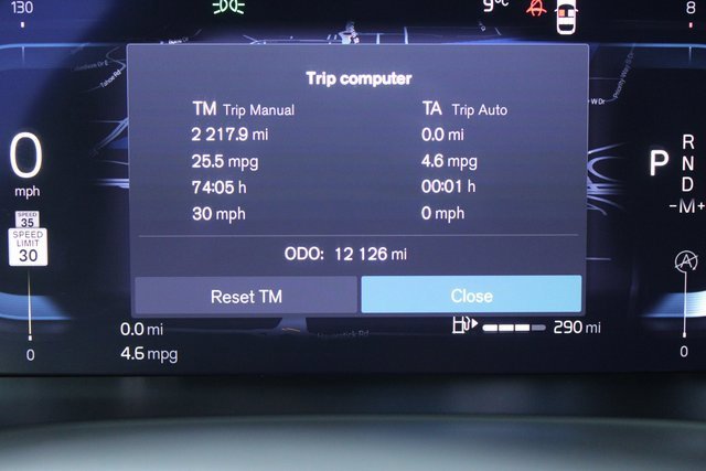 Used 2025 Volvo V60 B5 Cross Country Plus image 28