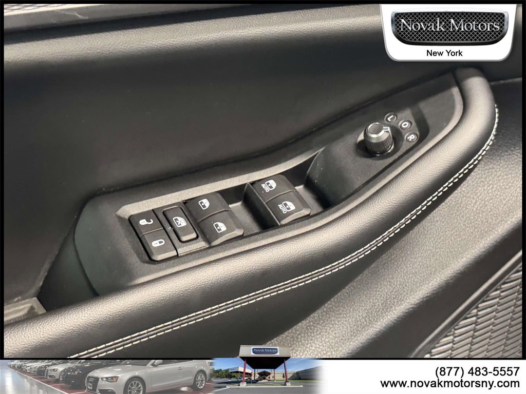 Used 2023 Jeep Grand Cherokee Altitude image 14