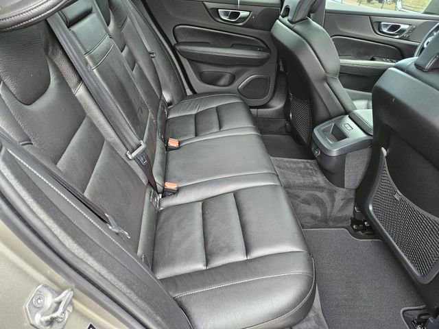 Used 2021 Volvo V60 T5 Cross Country w/ Advanced Package image 14