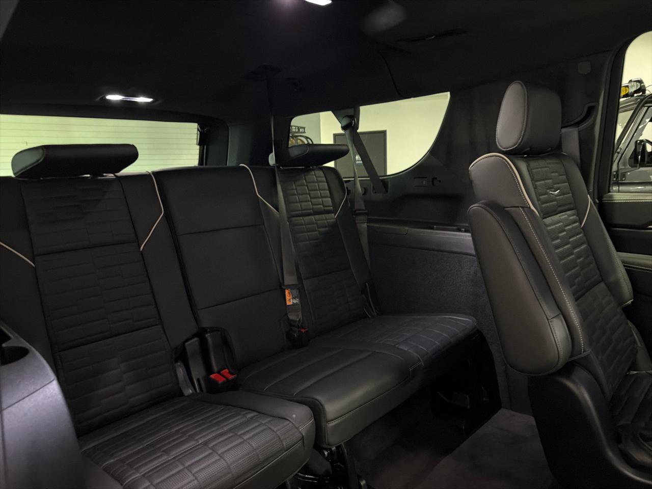 Used 2026 Cadillac Escalade ESV V image 29