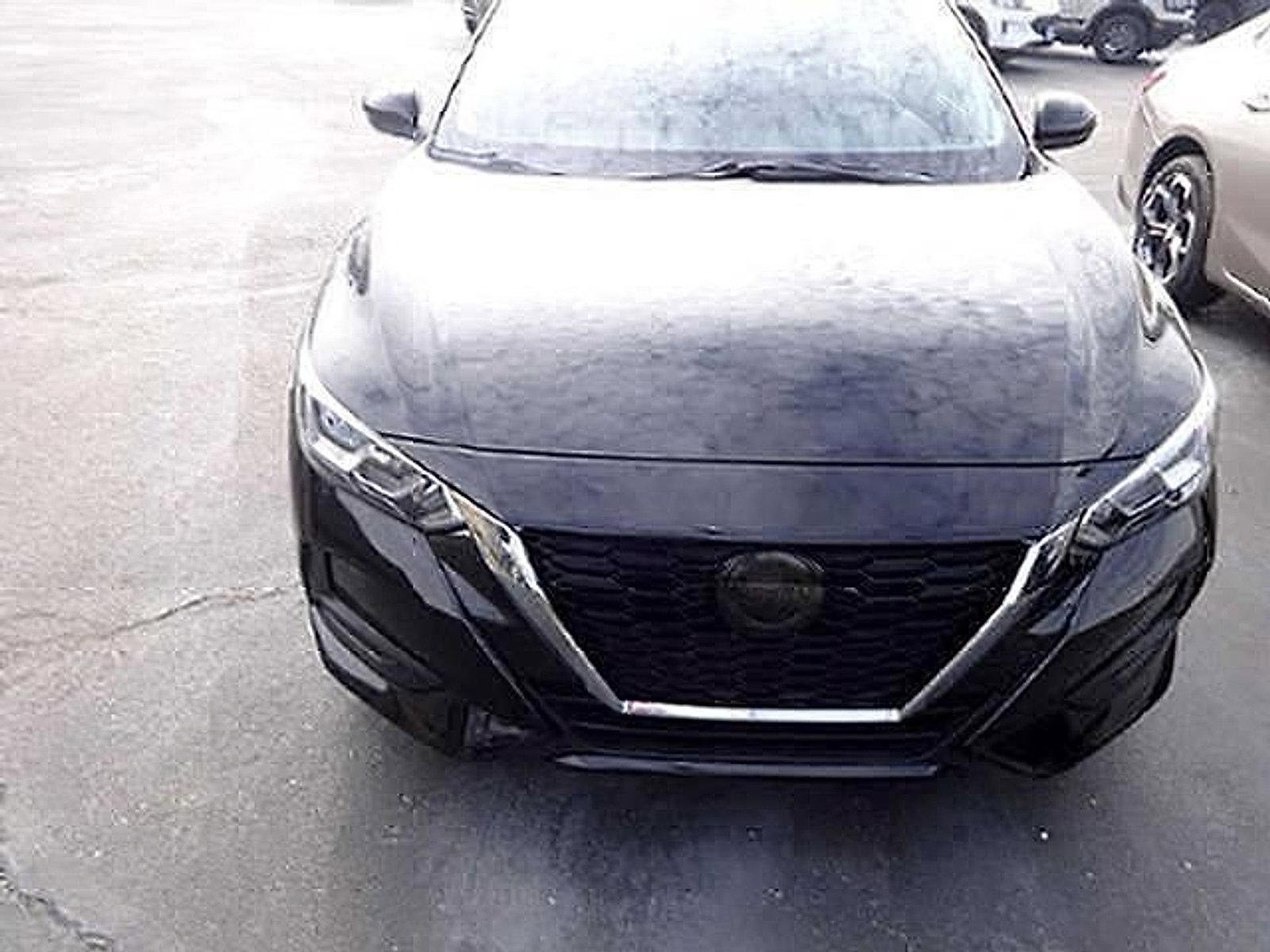 Used 2022 Nissan Sentra SV image 2