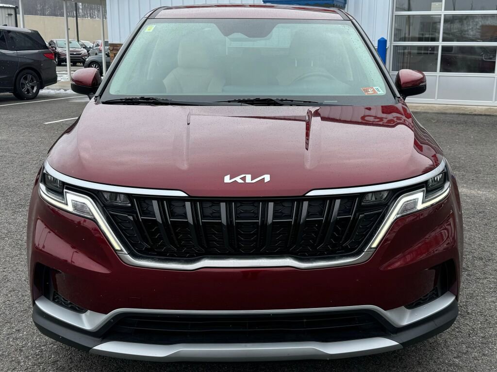 Used 2024 Kia Carnival LX image 2