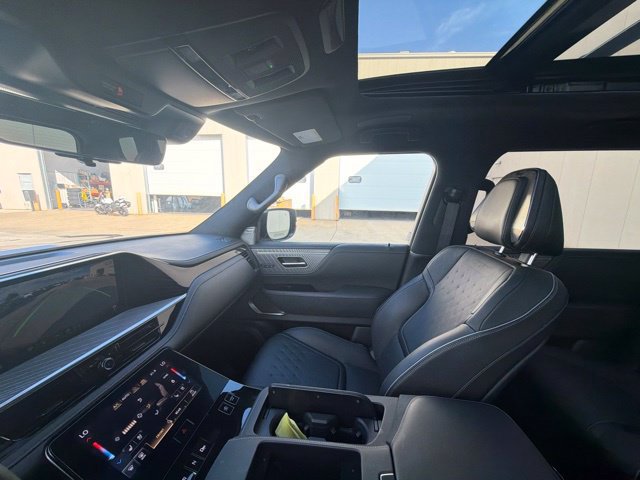 Used 2025 INFINITI QX80 Autograph w/ Autograph Exterior Package AWD/4WD image 29
