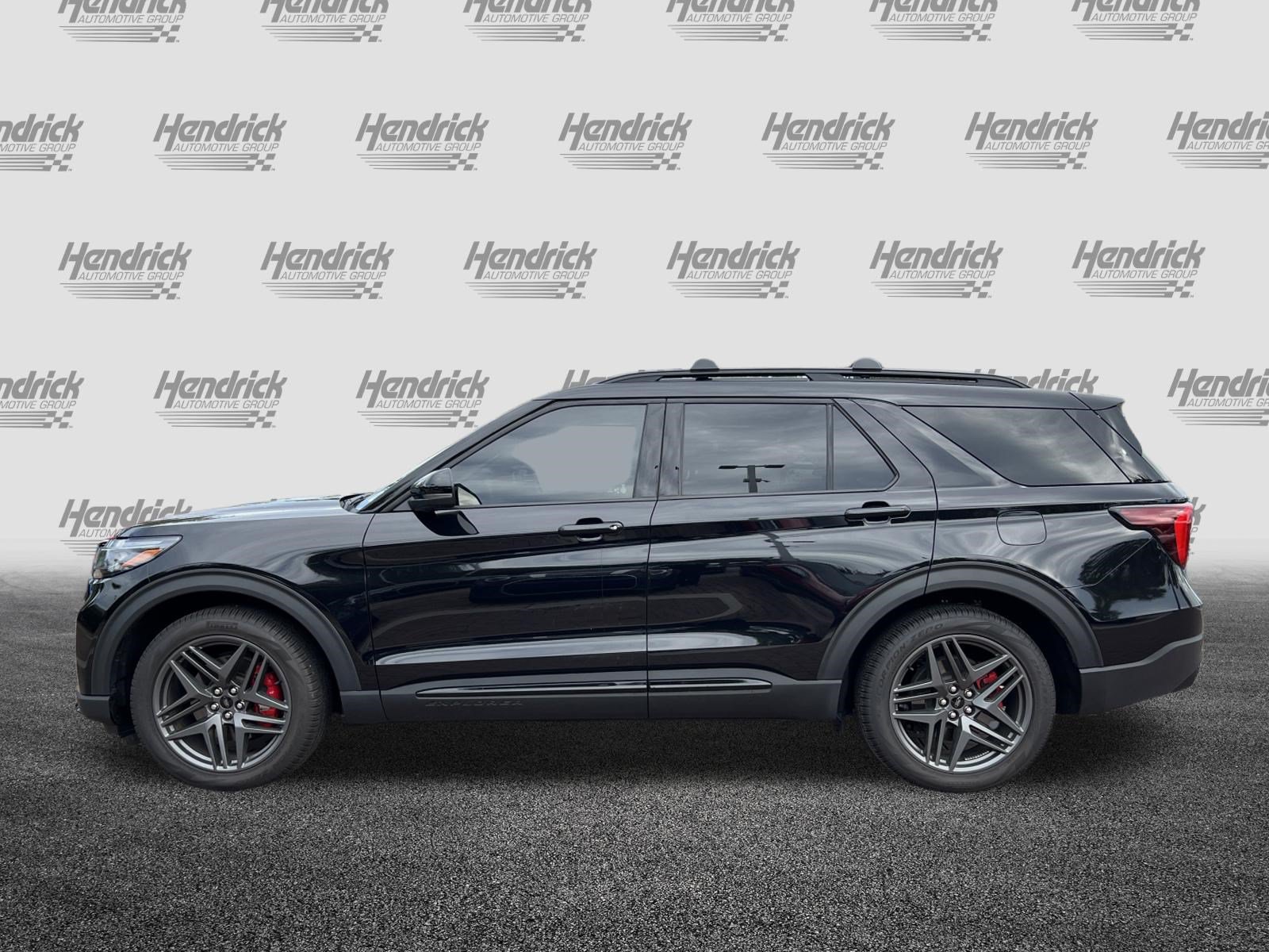 Used 2025 Ford Explorer ST w/ Sun And Sound Package RWD image 7