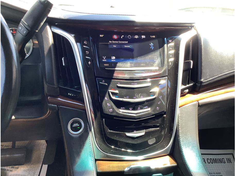 Used 2016 Cadillac Escalade Luxury RWD image 15