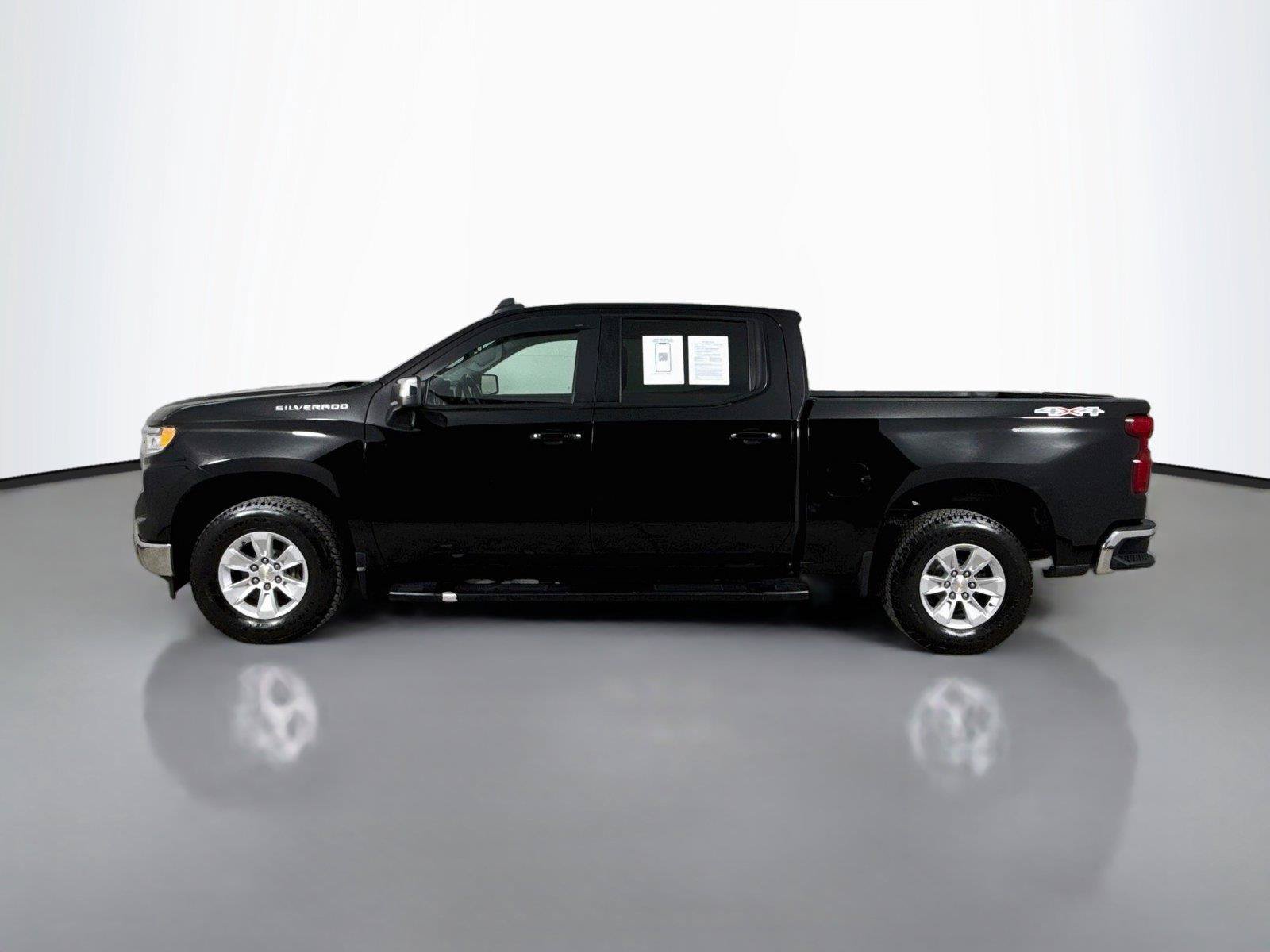 Used 2023 Chevrolet Silverado 1500 LT AWD/4WD image 9