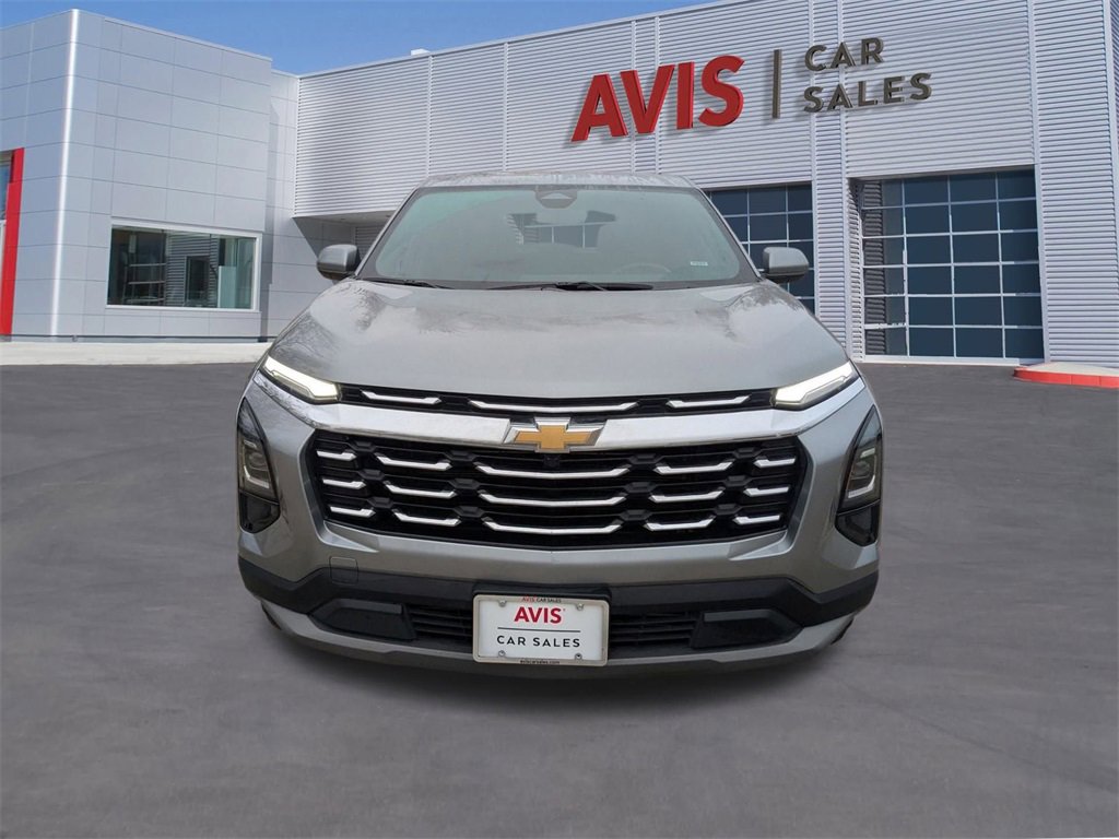 Used 2025 Chevrolet Equinox LT image 2