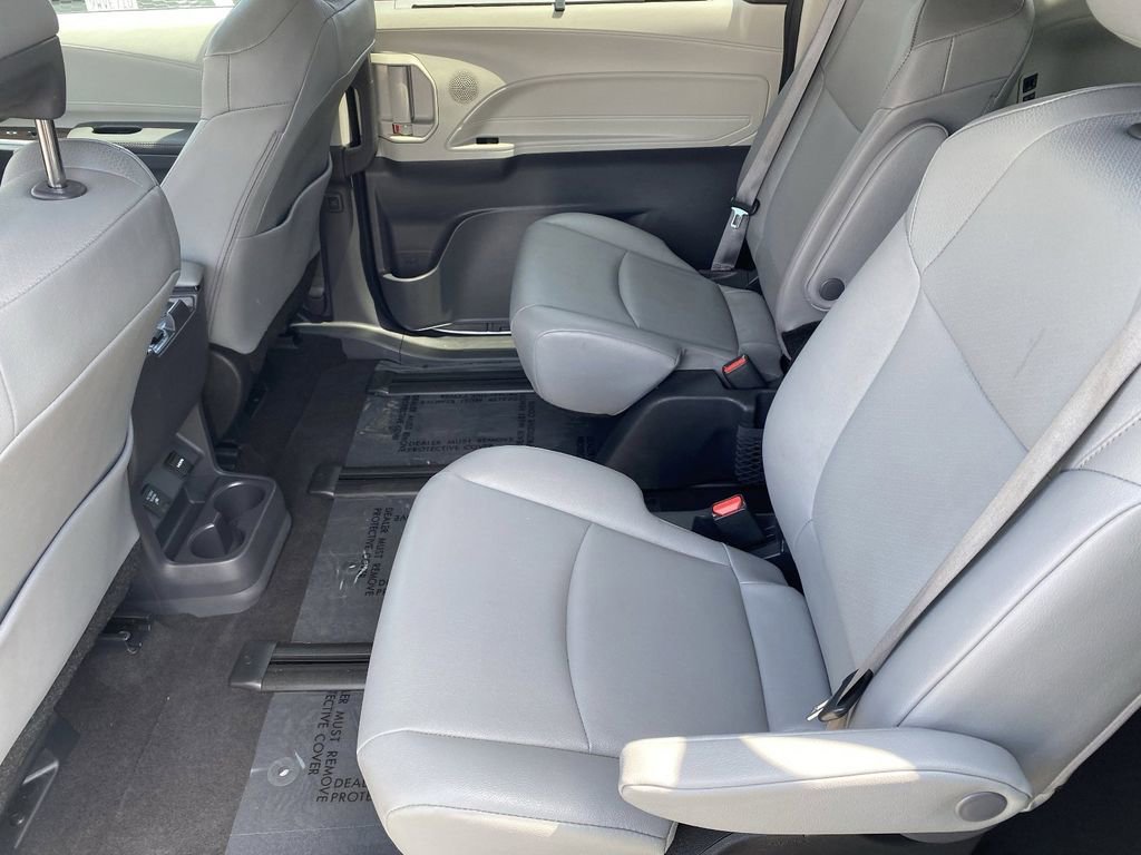 Certified 2024 Toyota Sienna XLE w/ XLE Plus Package AWD/4WD image 20