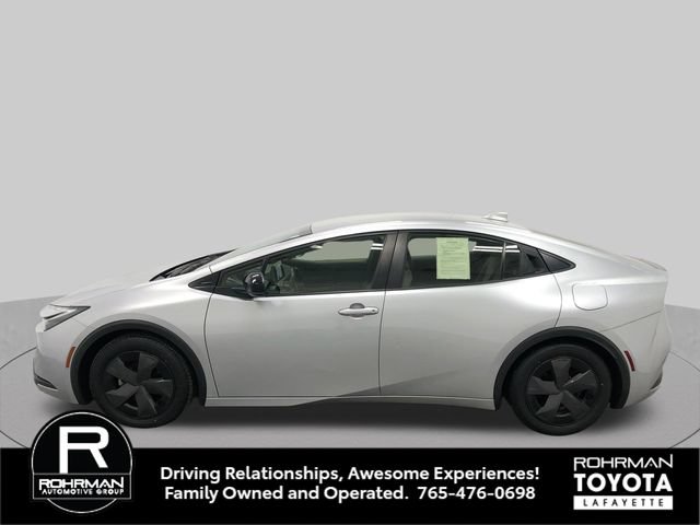 Used 2023 Toyota Prius LE FWD image 3