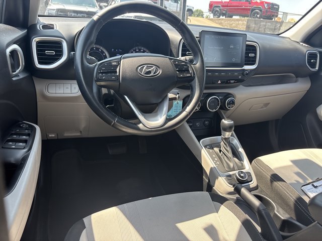 Used 2021 Hyundai Venue SEL FWD image 13