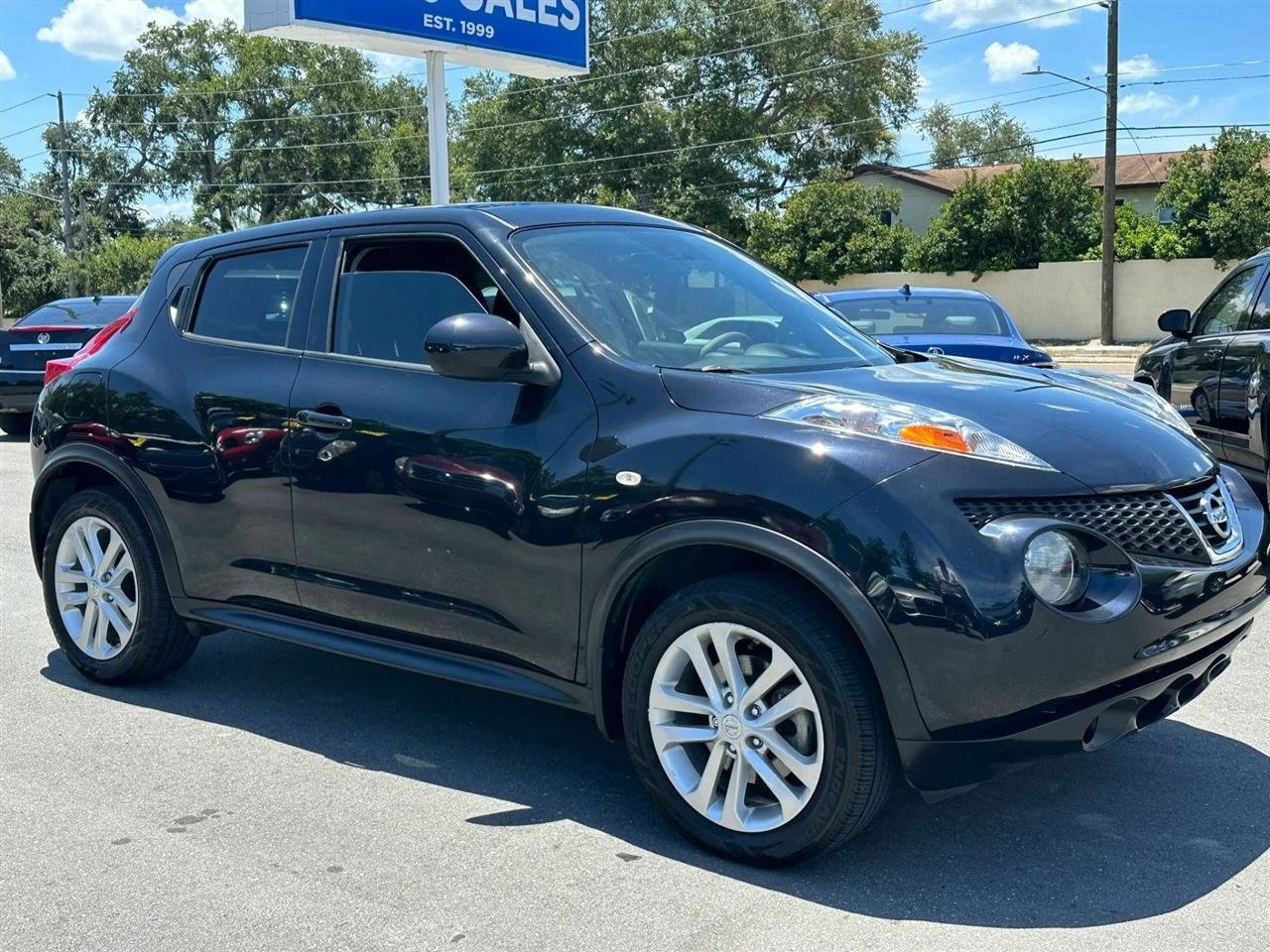 Used 2014 Nissan Juke S FWD image 9