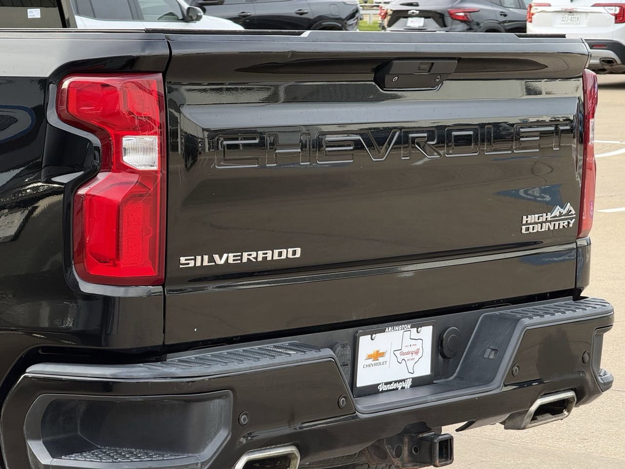 Used 2022 Chevrolet Silverado 1500 High Country w/ Safety Package II AWD/4WD image 6