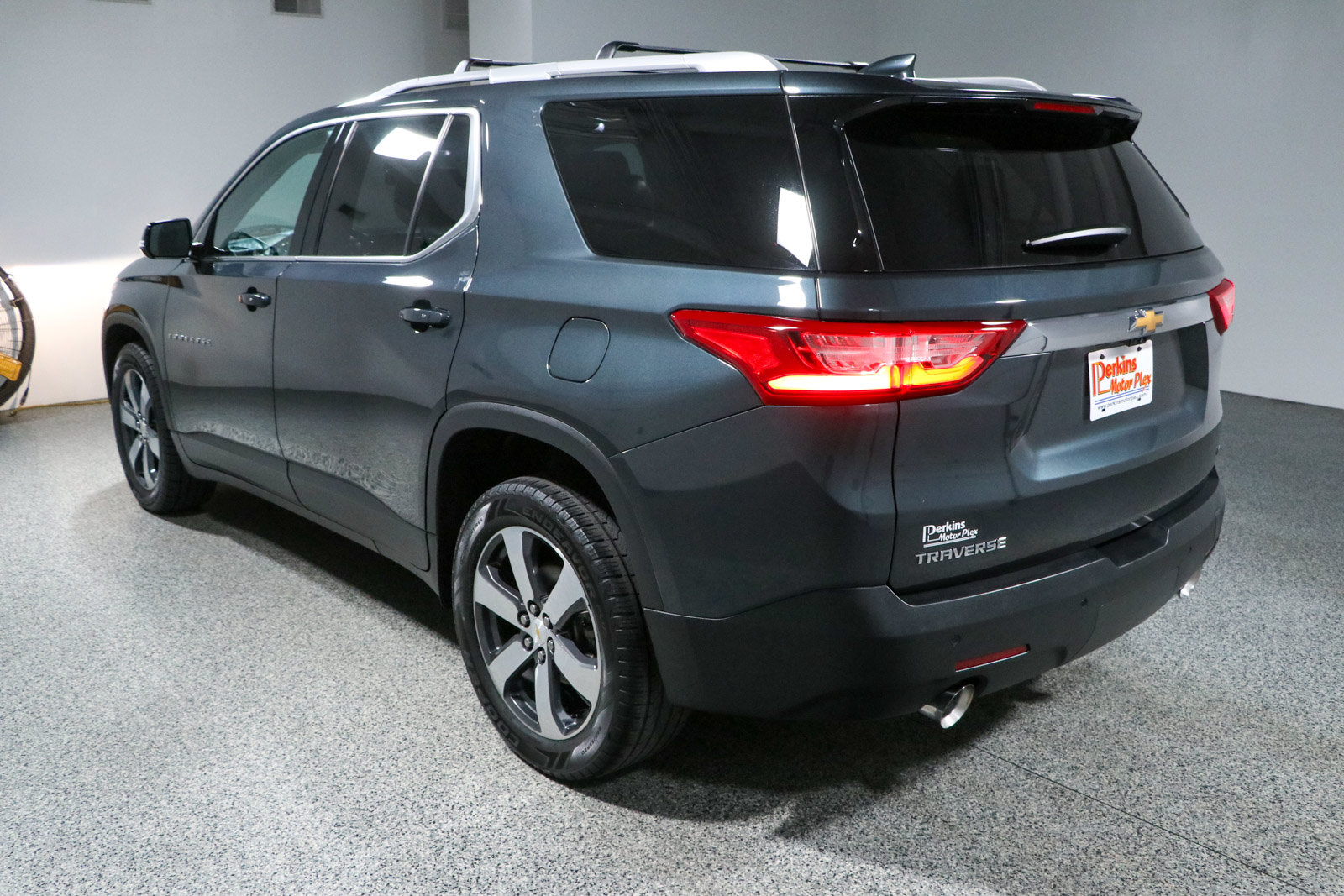 Used 2018 Chevrolet Traverse LT FWD image 9