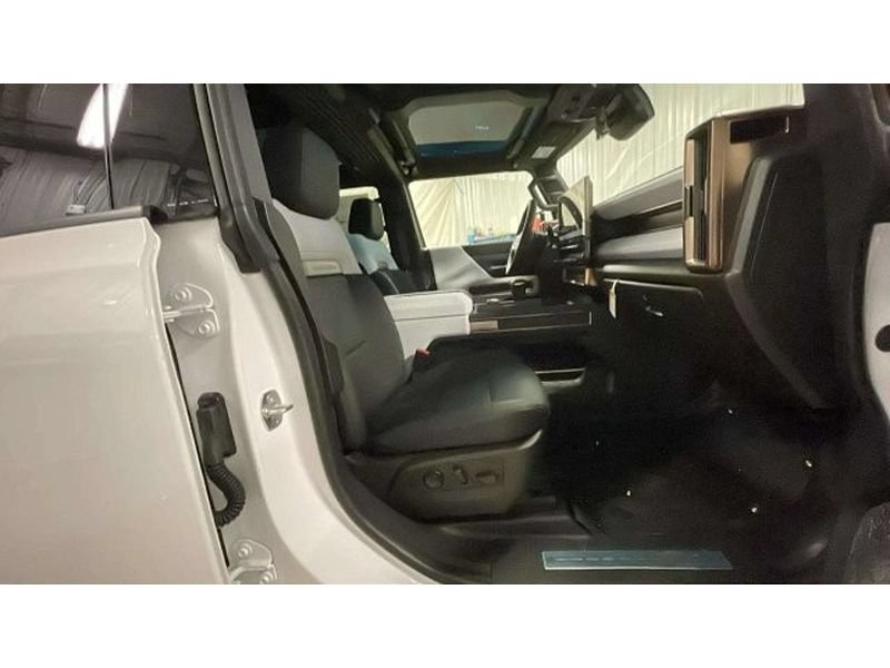 Used 2024 GMC Hummer EV 3X AWD/4WD image 16