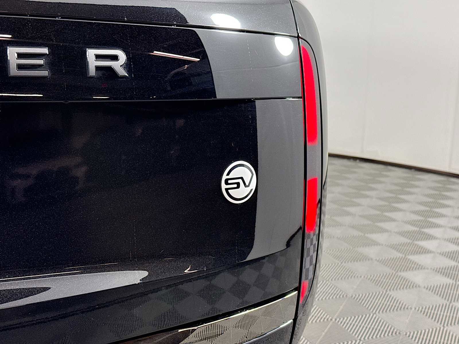 New 2026 Land Rover Range Rover SV image 37
