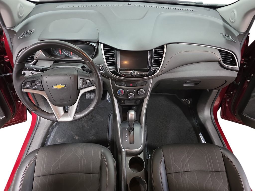 Certified 2022 Chevrolet Trax LT w/ LT Convenience Package image 9