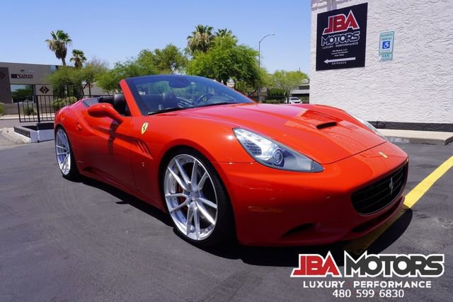 Used 2014 Ferrari California RWD image 2