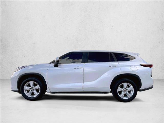 Used 2024 Toyota Highlander LE image 6