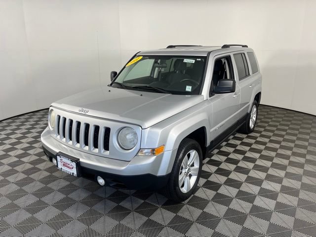Used 2011 Jeep Patriot Latitude AWD/4WD image 3